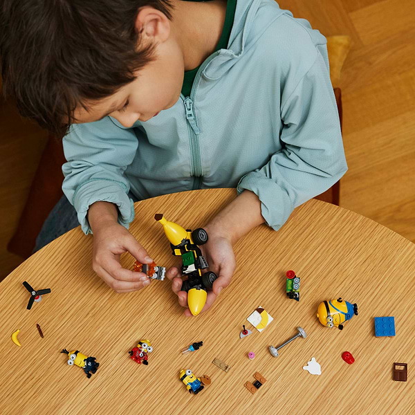 Фото - Конструктор LEGO Despicable Me Посіпаки й банановий автомобіль (75580)