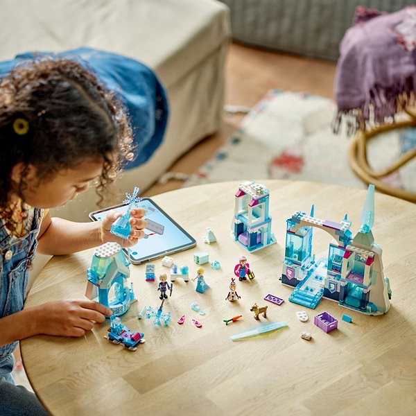 Фото - Конструктор LEGO │ Disney Princess Ледовый дворец Эльзы (43244)