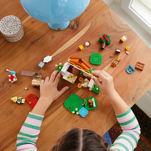 Фото -  LEGO ANIMAL CROSSING Візит у гості до Isabelle (77049)