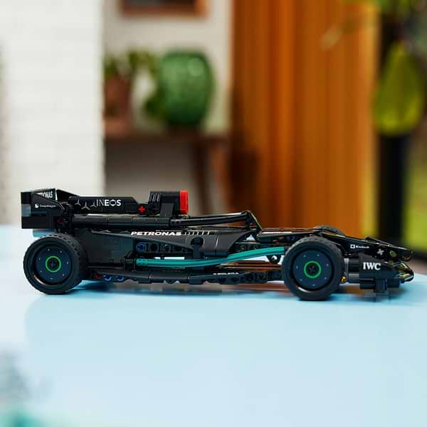 Фото - Конструктор LEGO TECHNIC Mercedes-AMG F1 W14 E Performance Pull-Back (42165)