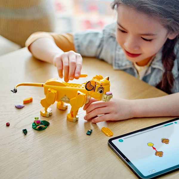 Фото - Конструктор LEGO Disney Львенок Симба (43243)