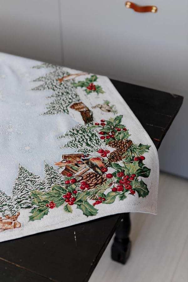 Фото - Скатертина прямокутна Прованс Новорічна гобеленова Squirrel 135х140 см (041753)