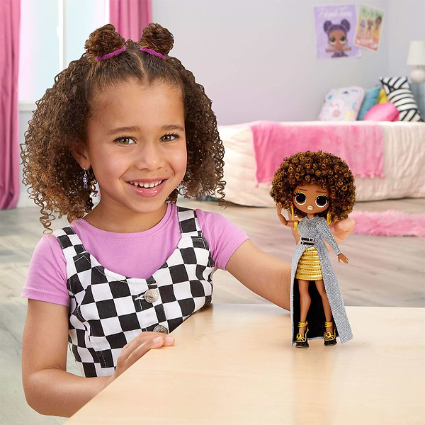 Фото - Ляльковий набір L.O.L. Surprise! "O.M.G. HoS" – КОРОЛЕВА БДЖІЛКА (з аксес.) (591603)