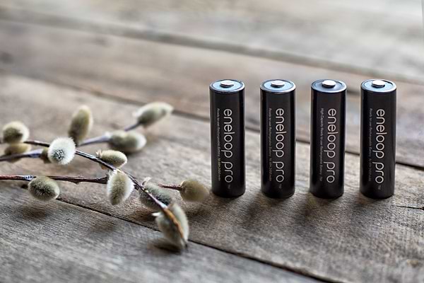 Фото - З/устройство для аккумуляторов AA/AAA Panasonic Smart-Quick Charger + Eneloop Pro 4AA 2500 mAh NI-MH (K-KJ55HCD40E)