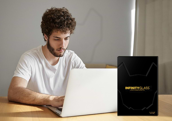 Фото - Защитное стекло для ноутбука ILera Incognito Glass screen protector for MacBook Pro 14" (iLIGLMC3)