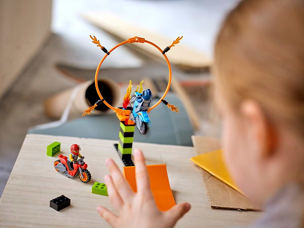 Фото - Конструктор LEGO City Stuntz Состязание трюков (60299)