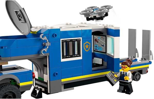 Фото - Конструктор LEGO City Полицейский мобильный командный трейлер (60315)