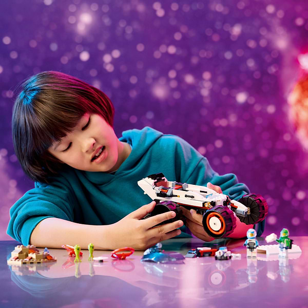 Фото - Конструктор LEGO City Космічний дослідницький всюдихід й інопланетне життя (60431)