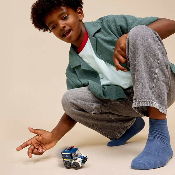 Фото - Конструктор LEGO  City Автівки — Поліцейська вантажівка (60481)