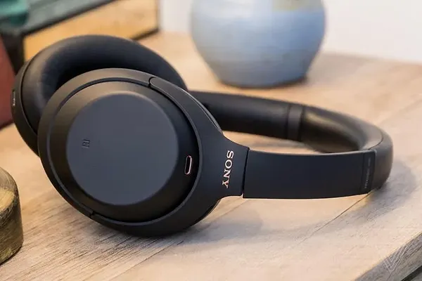 Фото - Навушники повнорозмірні бездротові Sony WH-1000XM4 Black (WH1000XM4B.E)