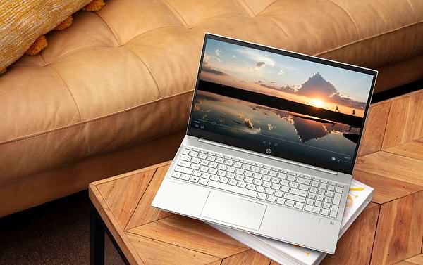 Фото - Ноутбук HP Pavilion 15-eg0052ur (2W2D6EA) Silver