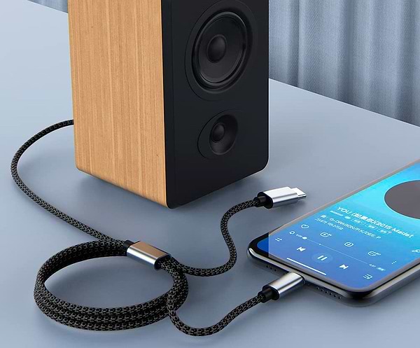 Фото - Кабель синхронизации данных XOKO MH-232  AUX 3.5 мм -USB Type C - Lightning (XK-MH-232)