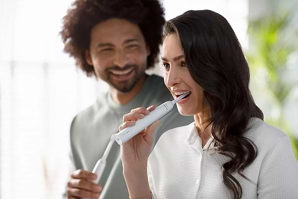 Фото - Зубна щітка електрична Philips Sonicare (HX3673/13)