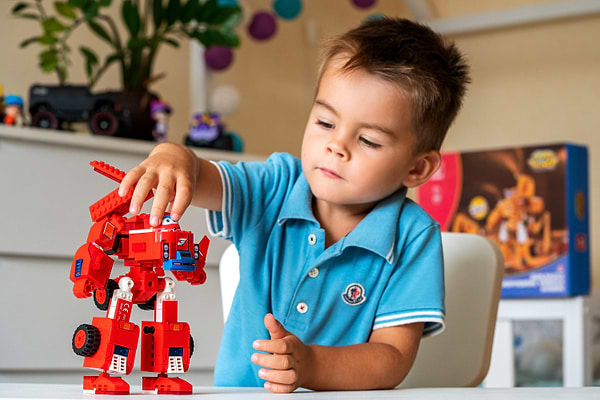 Фото - Пластиковий конструктор Super Wings Small Blocks 2-in-1 Buildable Transforming Vehicle Jett Джетт (EU385005)