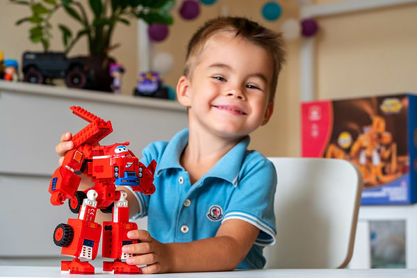 Фото - Пластиковий конструктор Super Wings Small Blocks 2-in-1 Buildable Transforming Vehicle Jett Джетт (EU385005)