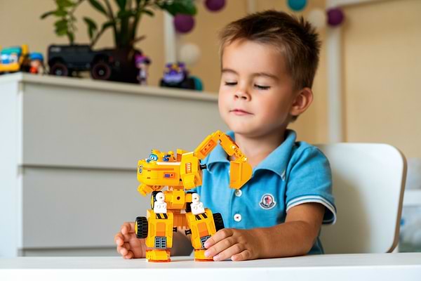 Фото - Пластиковий конструктор Super Wings Small Blocks 2-in-1 Buildable Transforming Vehicle Donnie Донні (EU385007)