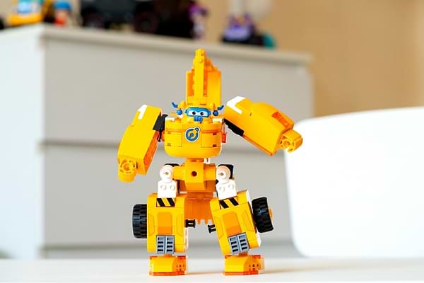 Фото - Пластиковий конструктор Super Wings Small Blocks 2-in-1 Buildable Transforming Vehicle Donnie Донні (EU385007)