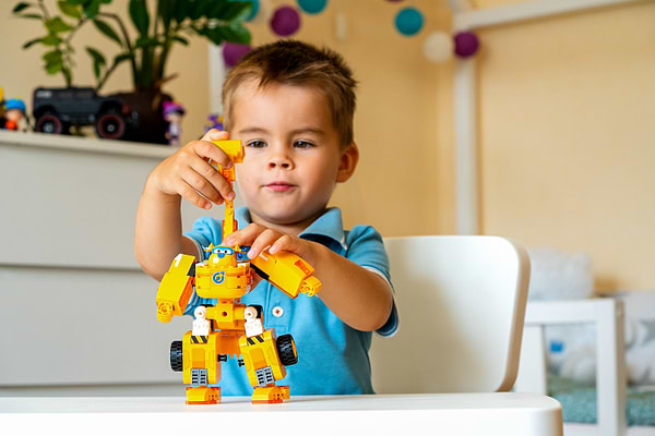 Фото - Пластиковий конструктор Super Wings Small Blocks 2-in-1 Buildable Transforming Vehicle Donnie Донні (EU385007)