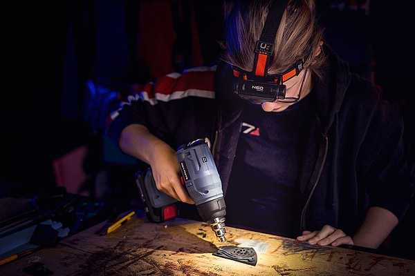 Фото - Фонарь налобный Neo Tools 99-028