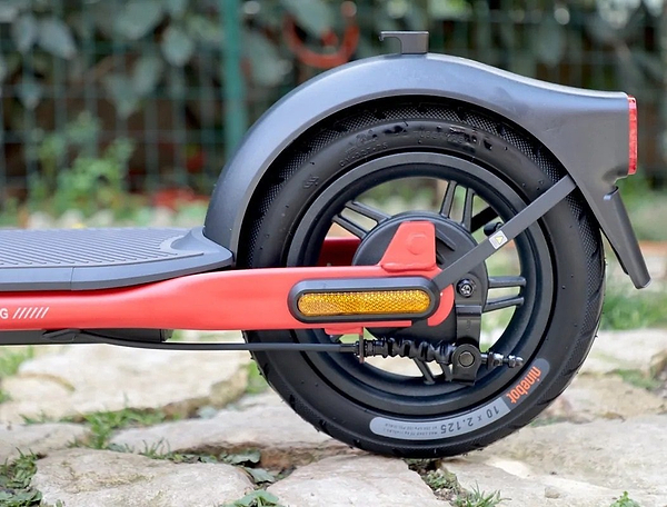 Фото - Електросамокат Segway Ninebot D38E Black/Red