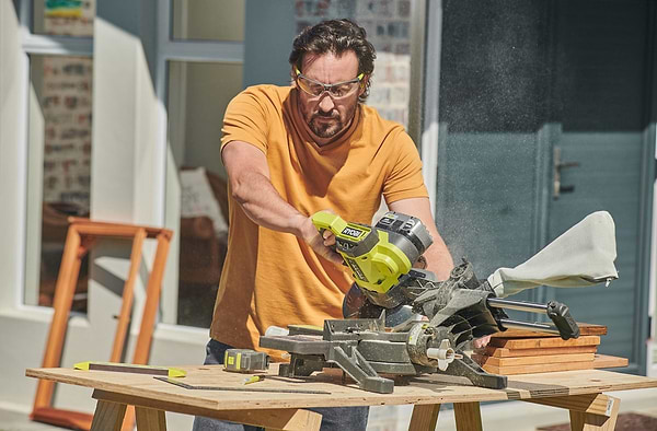 Фото - Пила торцевая Ryobi ONE+ RMS18190-0 (без АКБ и ЗУ)