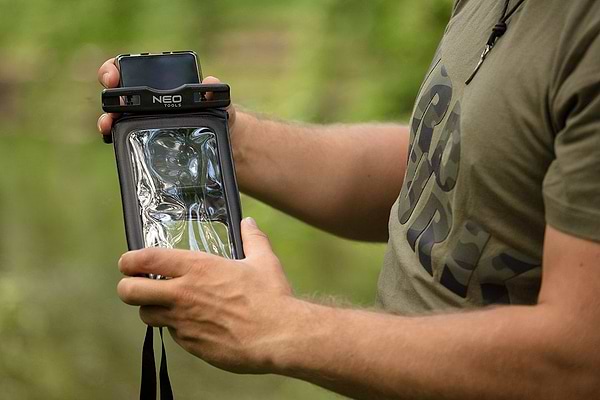 Фото - Чехол для смартфона Neo Tools 19.5х11 см IPX8 (63-135)