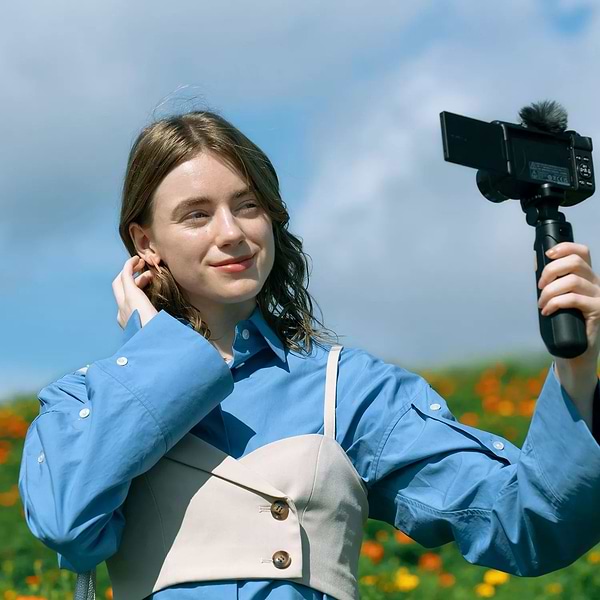 Фото - Фотокамера беззеркальная Canon Powershot V1 Premium Vlogger Kit (6390C006)