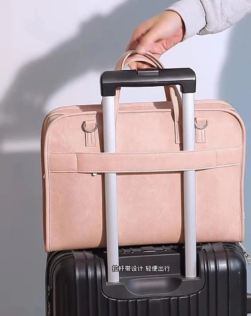 Фото - Сумка для ноутбука MAXPRO Брендовая с подвеской в ​​виде медведя розового 16"