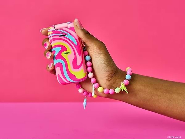Фото - Мобильный телефон HMD Barbie Phone Pink