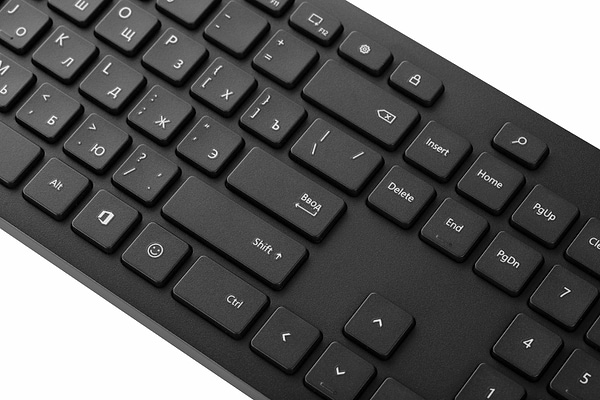 Фото - Клавіатура + миша бездротова Microsoft Desktop Bundle BT Black (1AI-00011)