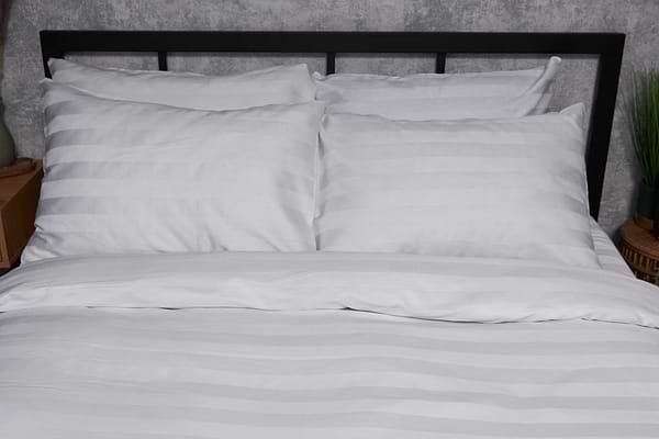 Фото - Комплект постільної білизни Moon&Star Satin Premium Royal White 200х220 (MS-820002940)