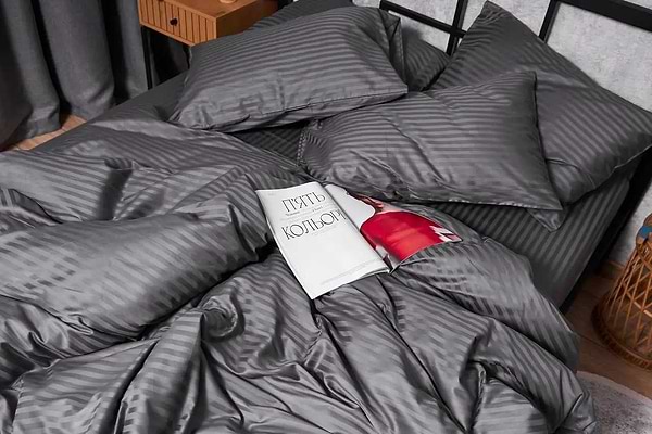 Фото - Комплект постільної білизни Moon&Star Satin Stripe Stripe Black 160х220 нав. 2х70х70 (MS-820003697)