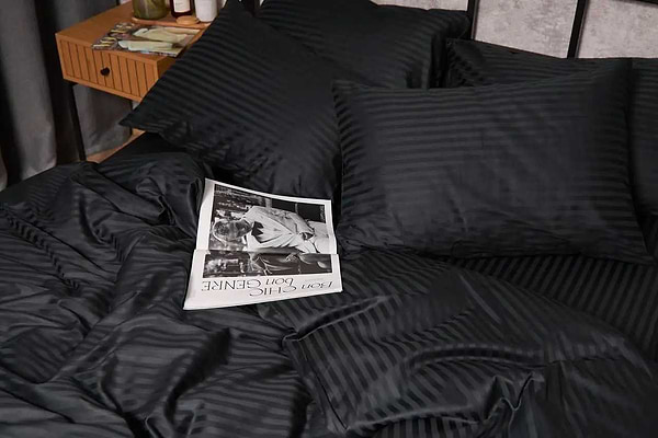 Фото - Наволочка Moon&Star Satin Stripe Midnight Luxe 50х70 2 шт. (MS-840000651)