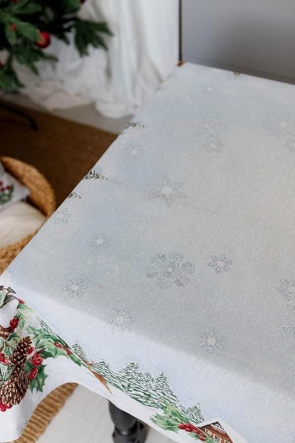 Фото - Скатертина прямокутна Прованс Новорічна гобеленова Squirrel 135х140 см (041753)