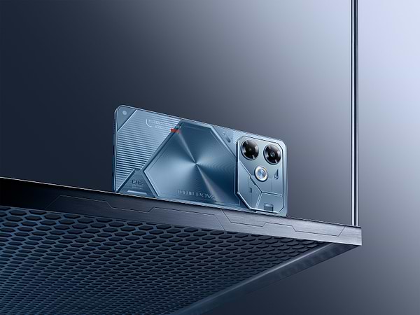 Фото - Смартфон Tecno Pova 6 12/256Gb Interstellar Blue (LI7)