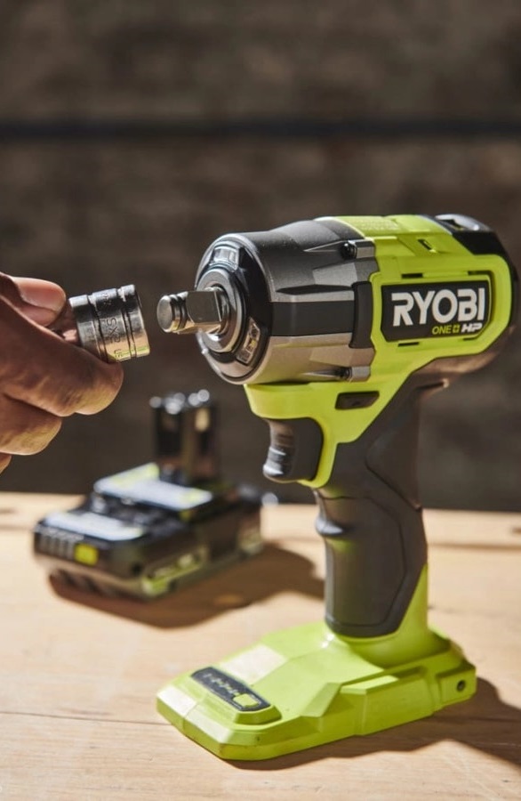 Фото - Гайковерт акумуляторний Ryobi ONE+ HP RIW18C-0  без АКБ та ЗП (5133005898)