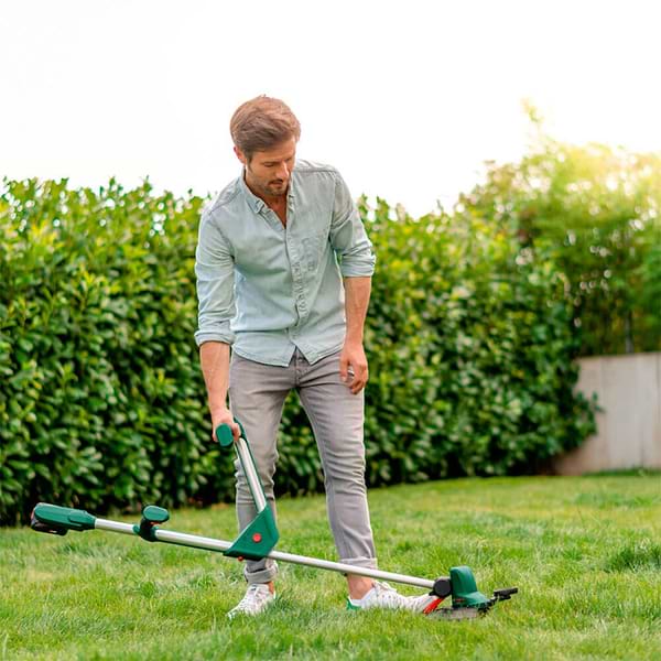 Фото - Тример садовий Bosch UniversalGrassCut 18V-26 без АКБ та ЗП (0.600.8C1.D04)