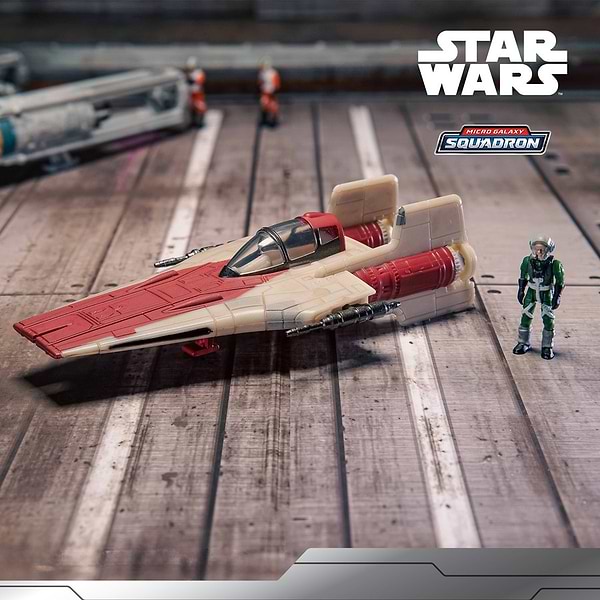 Фото - Коллекционная фигурка STAR WARS Small Vehicle Транспорт и фигурка A-Wing 7.5 см (SWJ0079)