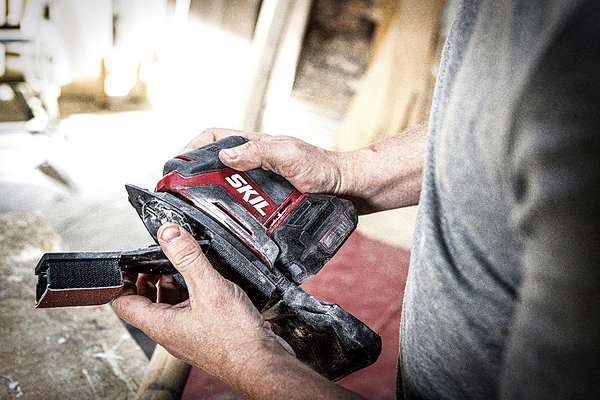 Фото - Виброшлифовочная машина Skil 3720 CC Compact (SR1E3720CC+BC1E3110AA)