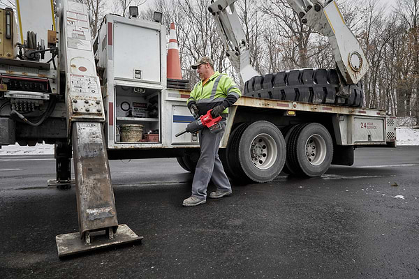 Фото - Гайковерт акумуляторний Milwaukee 1" M18 ONEFHIWF1D-121C (4933499251)