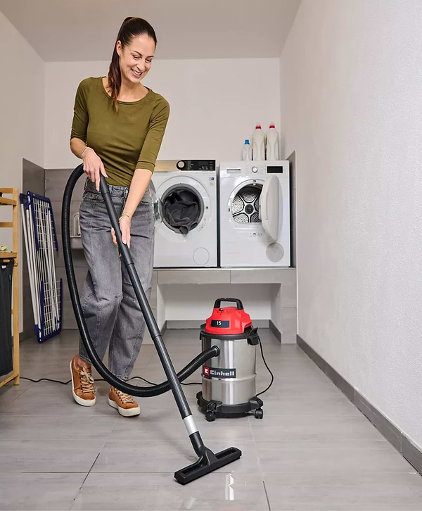 Фото - Пылесос для сухой уборки с контейнером и мешком Einhell TC-VC 1540 S 900Вт (2347405)