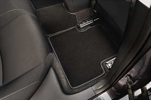 Фото - Коврики ворсовые в салон авто EVAtech Premium для Audi A6 (C4) 1994-1997 1 поколение Combi EU черный кант AU1415CD5AV4VPB