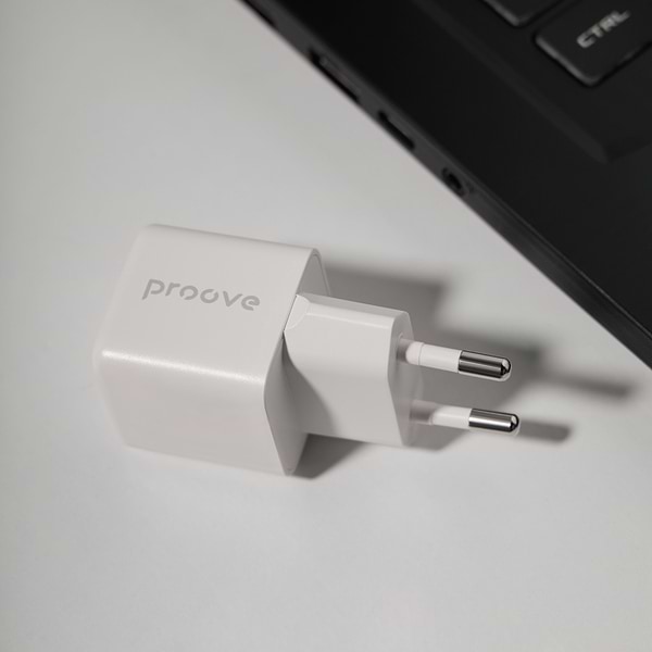 Фото - Сетевое зарядное устройство Proove Pocket GaN 25W (Type-C) white (WCPG25010202)
