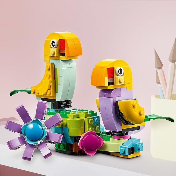 Фото - Конструктор LEGO Creator Квіти в лійці (31149)