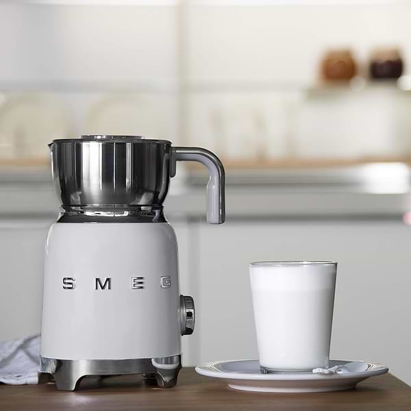 Фото - Модуль для взбивания молока Smeg MFF11WHEU