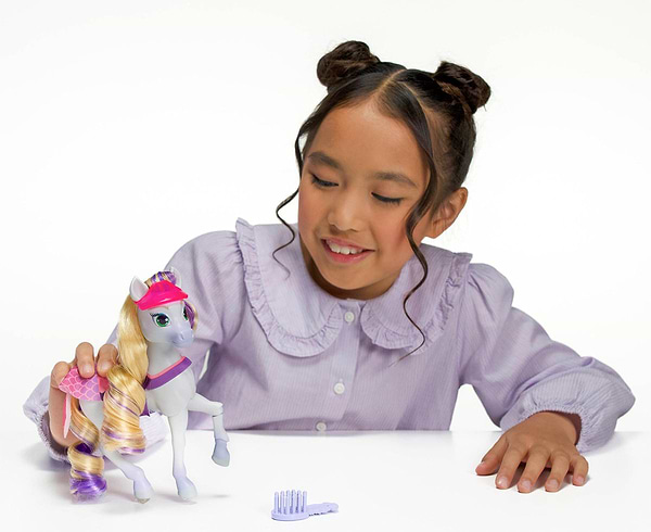 Фото - Колекційна фігурка набір Wild Manes ВЕЧІРКА КОНЕЧКИ ФІНЛІ (фігурка, аксесуар.) (723364)