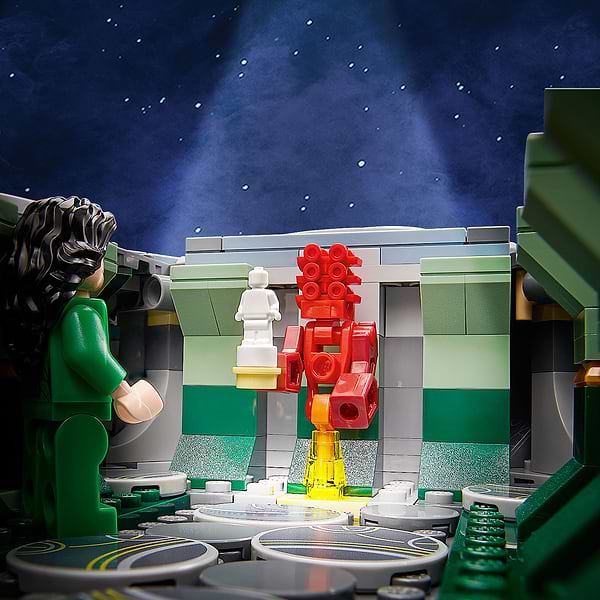 Фото - Уцінка - Конструктор LEGO Super Heroes Marvel Зліт Домо (76156)
