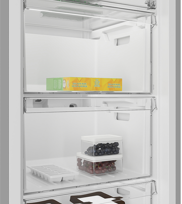 Фото - Морозильна камера Beko RFNM200T40SN