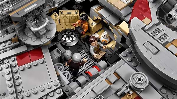 Фото - Конструктор LEGO Star Wars Сокол Тысячелетия (75192)