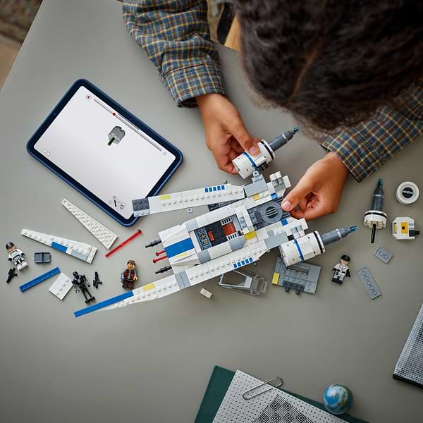 Фото - Конструктор LEGO Star Wars Повстанческий истребитель U-Wing (75399)